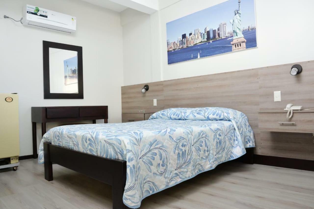 Hotel Olimpico En Quevedo Kültér fotó